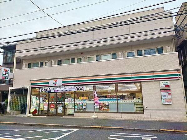 セブンイレブン中野中央店 徒歩2分。 110m