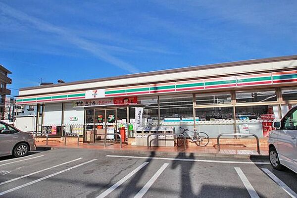 セブンイレブン杉並井草2丁目店 徒歩4分。 250m