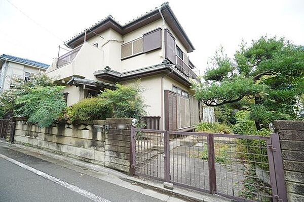 現在、古家が残っています。お引き渡し時期や条件については、お気軽にお問い合わせ下さい。