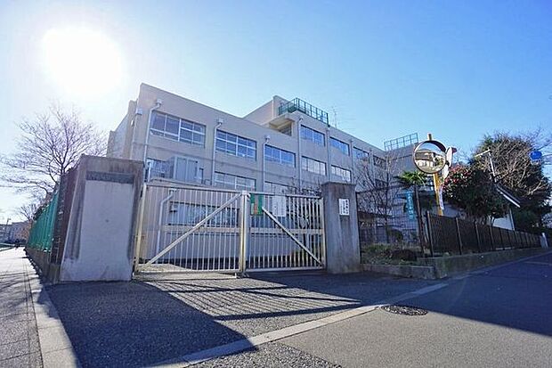 世田谷区立千歳中学校 徒歩21分。 1660m