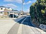 その他：草平小学校まで徒歩8分、草平保育園まで徒歩5分と子育て世帯にも嬉しい環境です。南側公道幅約2.2ｍで狭いですが、交通量が少ないので静かな環境です。南側に道路があるため陽当たりに優れています。