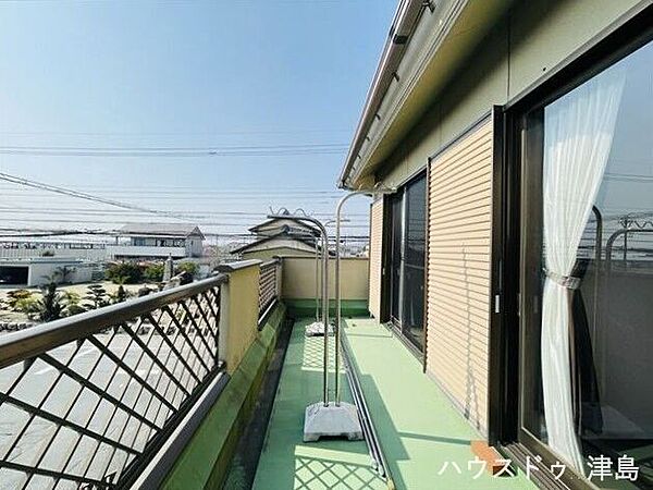 天気のいい日には日向ぼっこ、夜には星空を眺める贅沢な空間です。