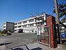 周辺：永和小学校＜教育目標＞つよく(剛健) ただしく(正義) やさしく(仁愛)＜目指す児童像＞　(1)よく考える子ども（知）(2)心の豊かな子ども（徳）(3)たくましい子ども（体） 2050m