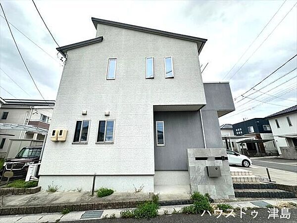 南側公道幅約4.5ｍ。西側公道幅約4.5ｍ。お車で約3分のところにスーパーがありお買い物に便利です。国道155号線から少し入った住宅地でお車でのアクセス便利。