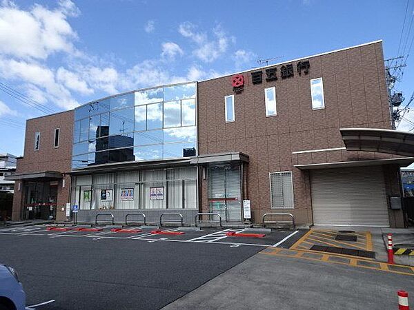 百五銀行富吉支店店舗営業時間：9～15時　ATM営業時間：7～21時　駐車場あり　近鉄富吉駅の北側、徒歩約2分の所にあります。 410m
