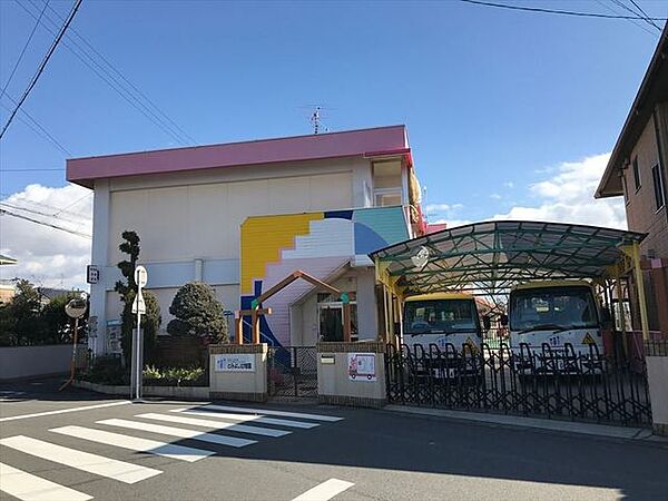 とみよし幼稚園教育方針(1)子どもの興味や関心を大切にして、喜びや感動をさらなる意欲へとつなげます。(2)子ども主体の、子どものための保育を行います。(3)社会一般に認められる生活習慣を身に付けます…