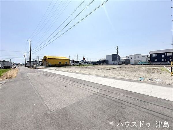 全居室2面採光でどこのお部屋でも1日中安定した採光が入り、快適に過ごすことができそうです。全居室ウォークインクローゼットを配置しすっきりと片付くお部屋です。