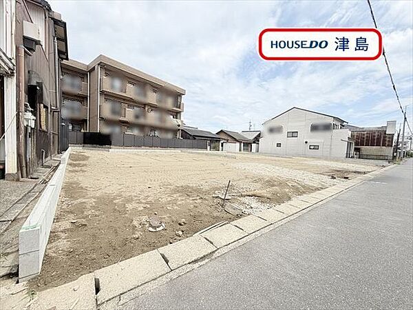 16.7帖LDKに隣接した5.2帖和室の扉を開けると21.9帖の広々とした空間でゆったりと快適に過ごせます。2WAY動線の和室は多目的にお使いいただけます。