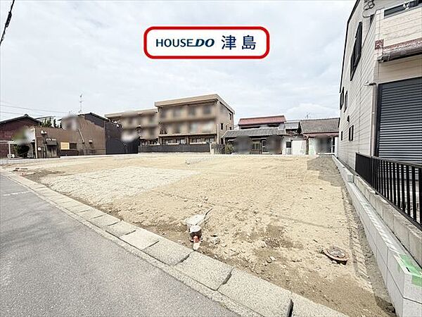 21帖LDK＋4帖マルチスキップのゆとりのある空間でリラックスして快適生活。リビングスルー階段・対面式システムキッチンでご家族とのコミュニケーションが自然と増えます。