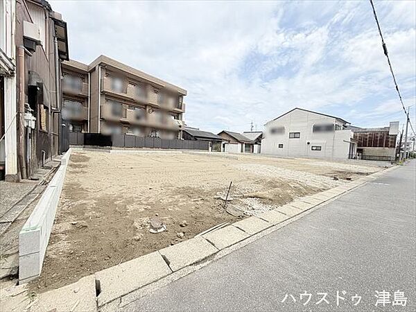 南西に位置する7帖洋室。バルコニーに面した一番広い居室で寝室にぴったり。インナーバルコニーはホールからも出入りすることができます。