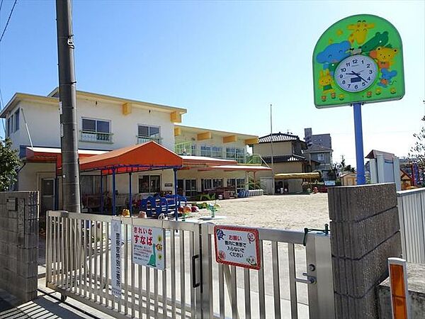 【三和第二保育園】幼保連携型認定こども園　　　保育目標：「明るく元気な子」　開園日：（平日）午前7時～午後7時（土曜）午前7時～午後5時　対象年齢：0歳児（生後43日）～5歳児 670m