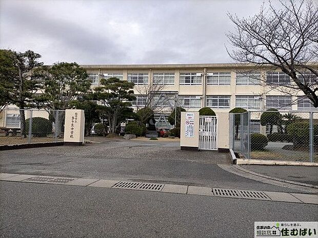 福岡市立多々良中学校 徒歩19分。部活などで下校が遅くなってしまった際も安心の距離です。 1500m