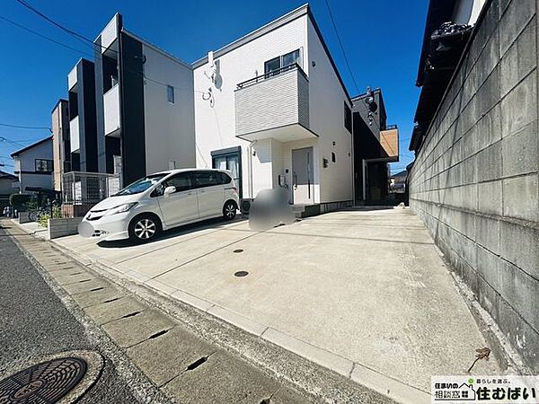 日当たり良好で明るい住まいです♪お洗濯物も気持ちよく乾きますね☆
