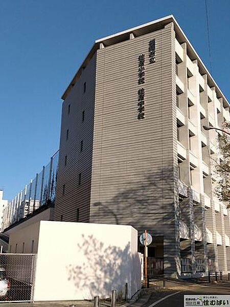 福岡市立住吉小学校 徒歩11分。小学校がお近くで小さなお子様がいらっしゃるご家庭でも安心です♪ 970m