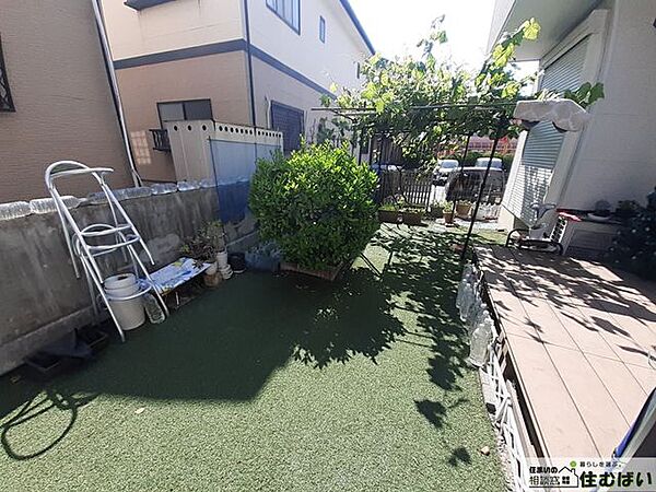 コンパクトな庭付きで、水遊び・バーベキューも楽しめそうですね！