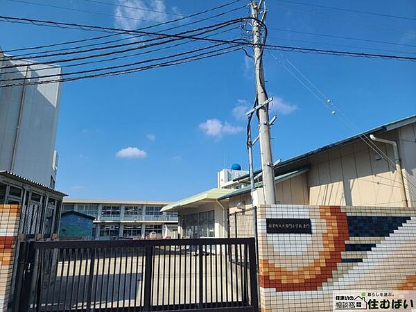 篠栗町立北勢門小学校 徒歩20分。自然豊かな環境に囲まれ、のびのび成長することができる小学校です♪ 1570m