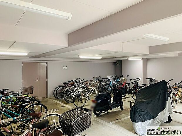 建物下に駐輪場がございますので、自転車をお持ちの方も安心です◎平坦地なので走行も楽に行えます♪