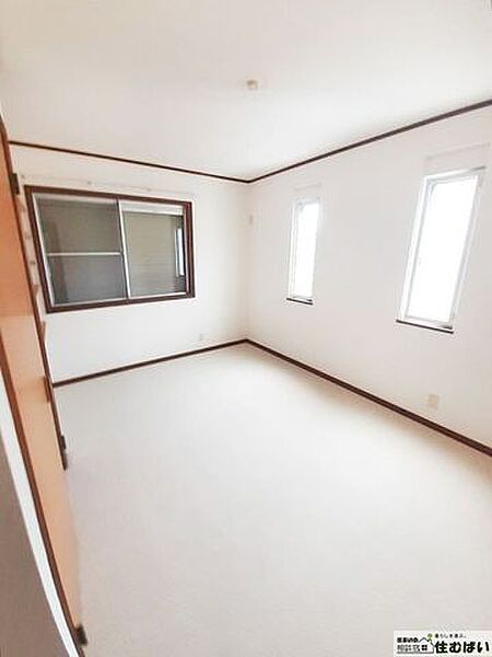 全居室6帖以上の広々設計！収納も備え付きでゆとりある暮らしがお楽しみいただけます♪お部屋数も豊富でお子様のお部屋はもちろん、仕事部屋等が欲しい方にも嬉しいお住まいです☆