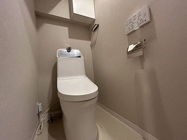 新品で気持ち良くご使用いただけるトイレは便利なウォシュレット付き◎朝の忙しい時間帯にもゆとりがもてます♪