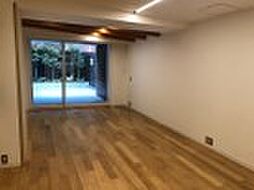 ザ・パークハウスグラン南青山 1階1LDKのリビング/ダイニング