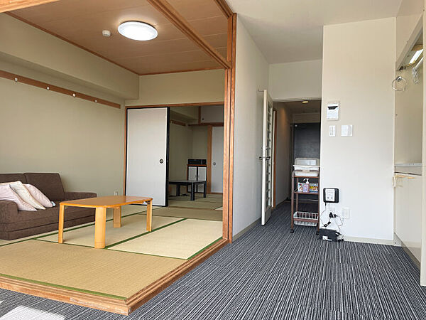 バルコニーから室内