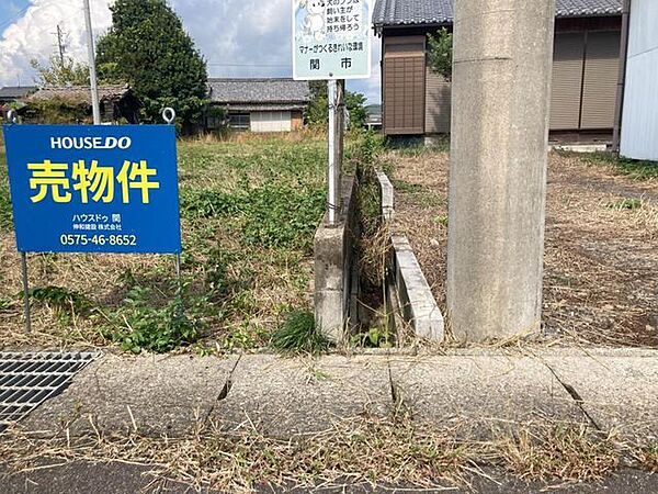 『東側排水路』
