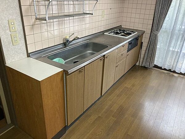 『平屋：キッチン』