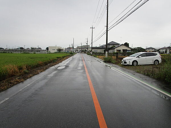 前面道路（県道８３号線　熊谷・館林線、幅員７．５Ｍ、法第４２条１項１号道路）