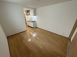 JR関西本線 東部市場前駅 徒歩9分の賃貸アパート 3階1LDKのリビング/ダイニング