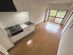 JR大阪環状線 桃谷駅 徒歩14分の賃貸マンション 5階2LDKのリビング/ダイニング