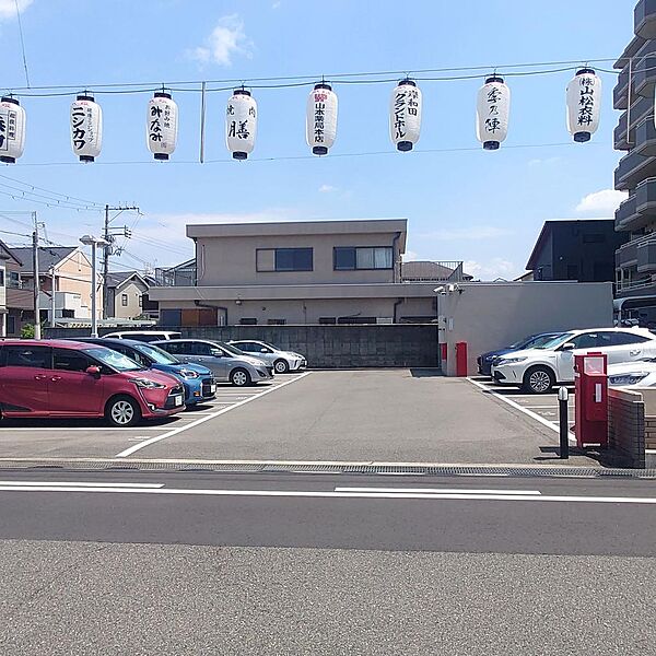 敷地内平面駐車場