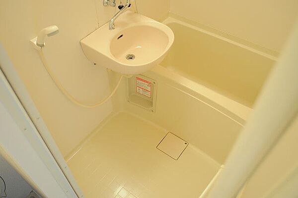 画像3:洗面台付きお風呂