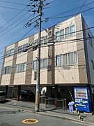 スワローハウス 3階 築18年9ヶ月の賃貸物件