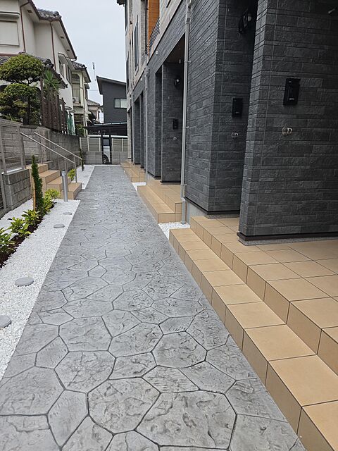 15 / 28