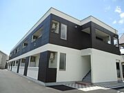 加古川駅よりバス14分 徒歩1分 築9年3ヶ月 2階建の賃貸物件