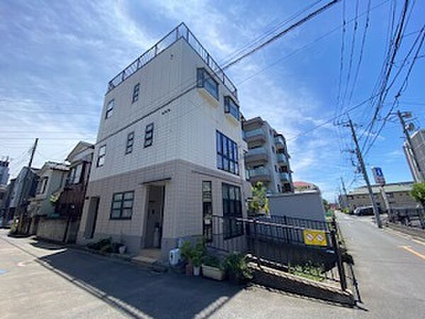 占用通路（架橋）（15.2平米）もついていて使用用途がひろがります。以前は事務所として使用されていました。
