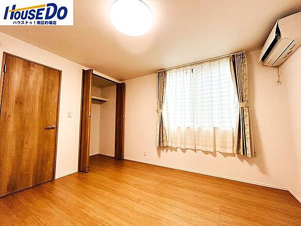 3階洋室。全居室に収納があり、お部屋のスペースを有効に活用できます。