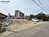 外観：前面道路含む現地写真