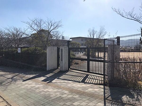 太宰府市立　太宰府西小学校 900m