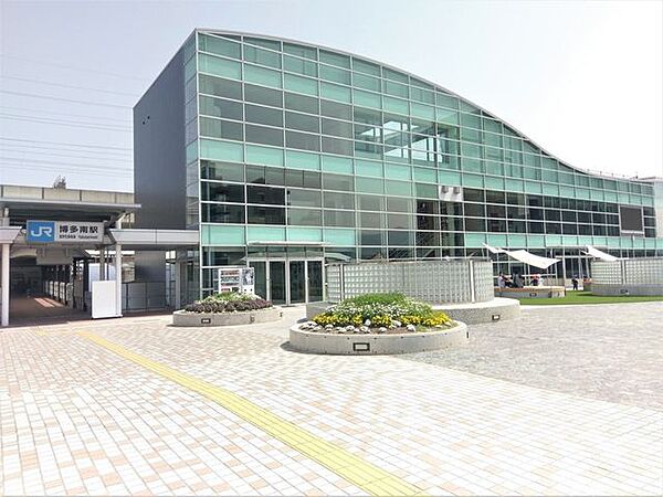 ＪＲ博多南線　博多南駅ＪＲ博多駅まで片道330円の新幹線で約8分。 900m
