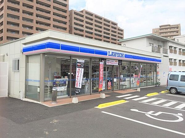 ローソン福岡野多目三丁目店 290m