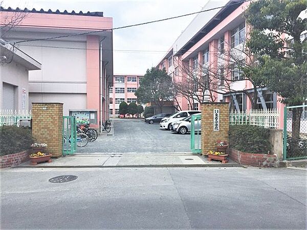福岡市立東若久小学校 1300m