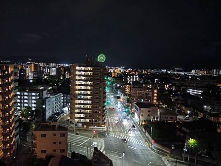 夏には那珂川の花火大会を見ることができます。
