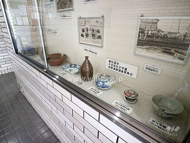 江戸時代の伊万里土瓶、丹波徳利などが展示されています。