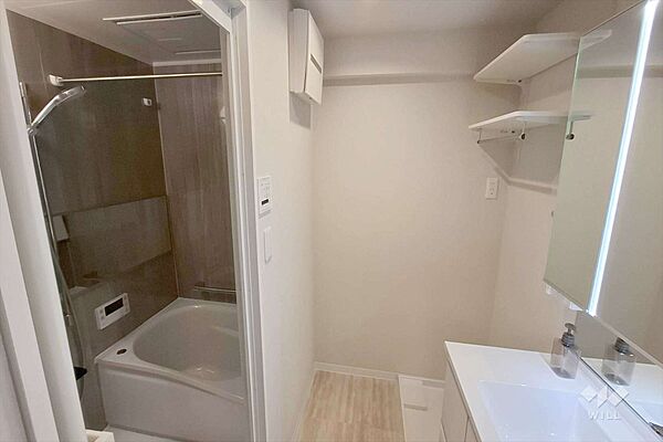 ～洗濯機置き場～キッチンから距離が近いので、家事動線に優れていますので、家事もはかどりそうです！［2026年1月29日撮影］