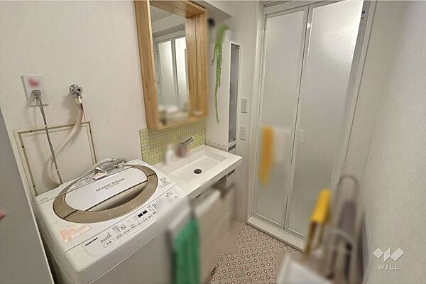 ～脱衣所～キッチンから洗面室にアクセスしやすいので、家事動線に優れていますので、家事もはかどりそうです！［2025年9月28日撮影］
