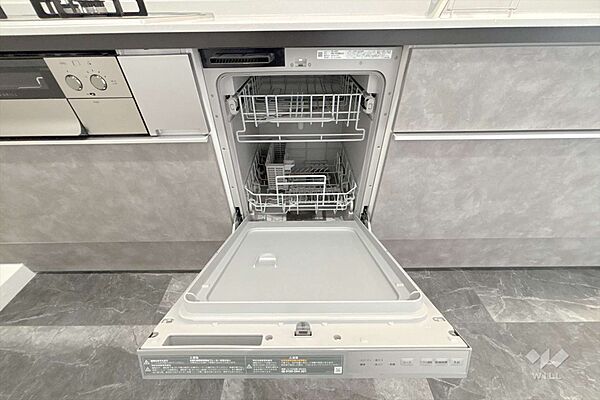 ～食器洗浄機～食器洗浄機能付！大きな汚れだけシンクで流してセットすれば、洗い物の時間を大幅に削減できますので、大変便利になっております！［2026年3月30日撮影］