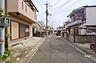 外観：物件の西側前面道路（北側から）［2026年3月30日撮影］