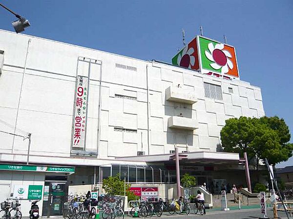 イズミヤ(昆陽店)の外観