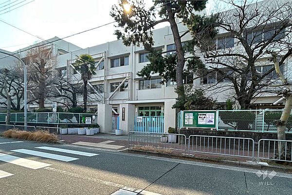 鳴尾中学校[公立]の外観